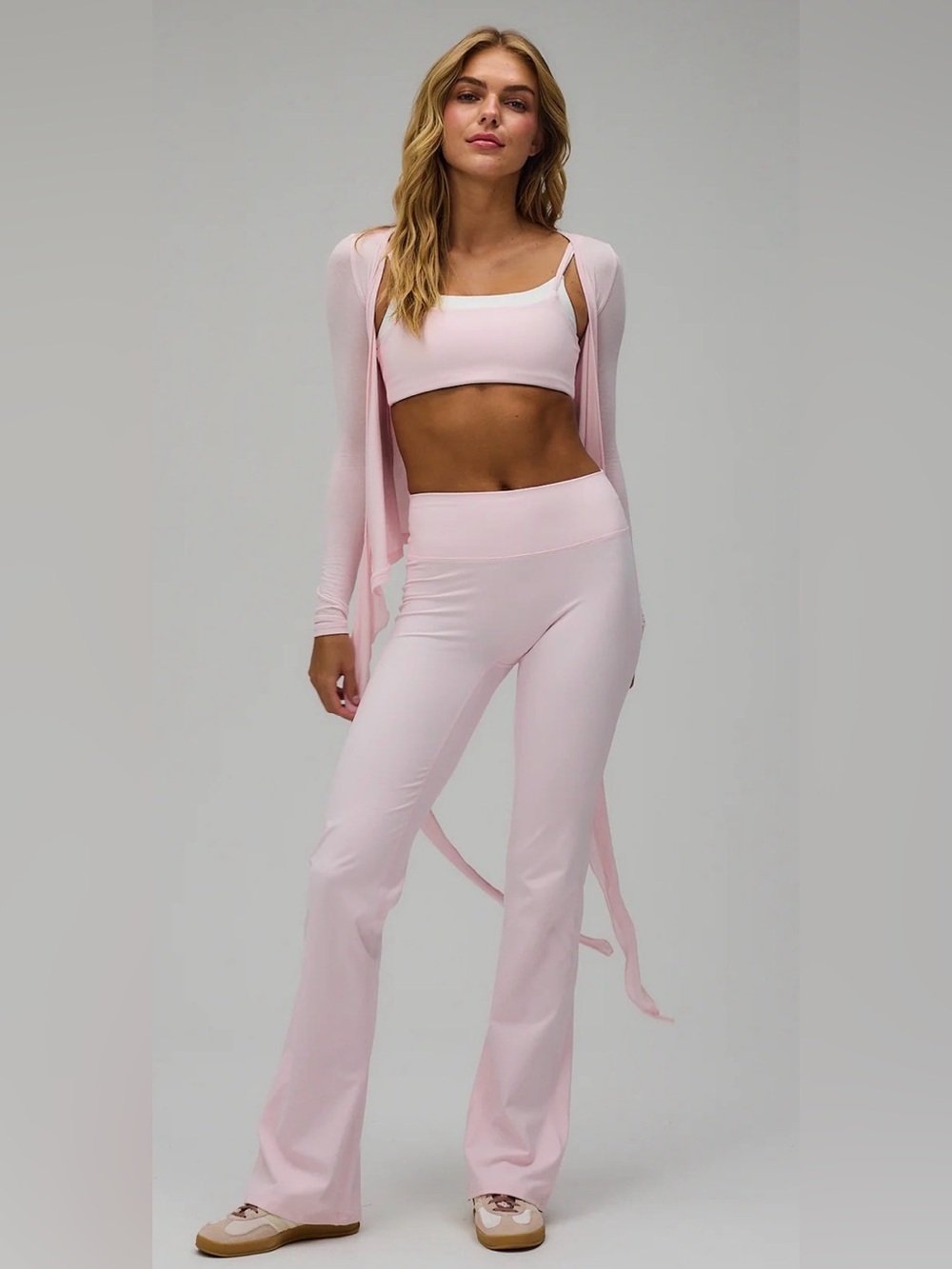 Exercere Set Soft Pink Flare Pant and Pixie Bra